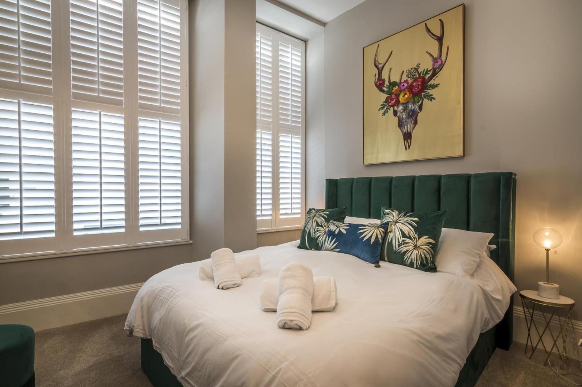 Pieces Of Eight - 2 Bedroom Apartment - Tenby - Exteriör bild