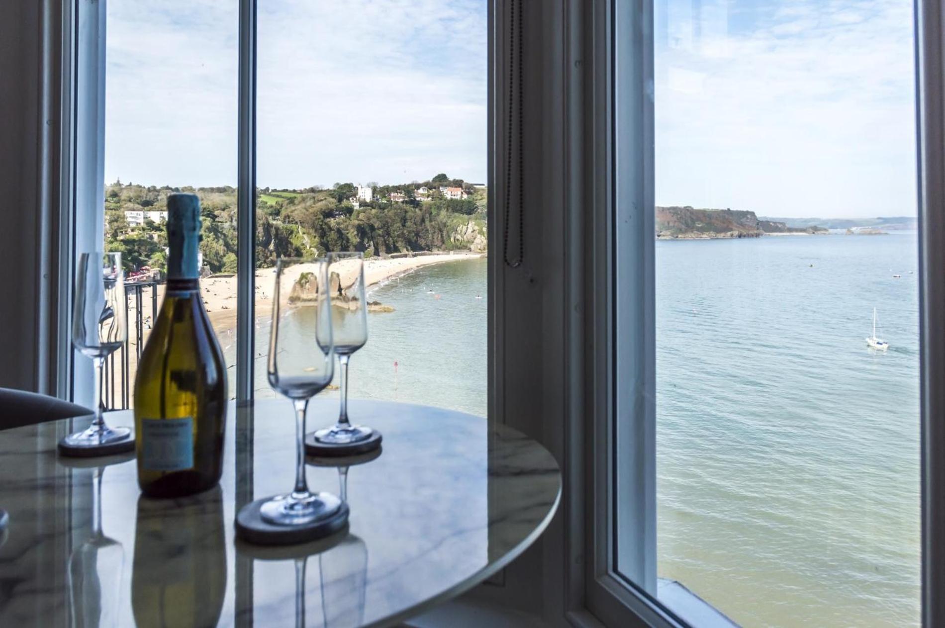 Pieces Of Eight - 2 Bedroom Apartment - Tenby - Exteriör bild